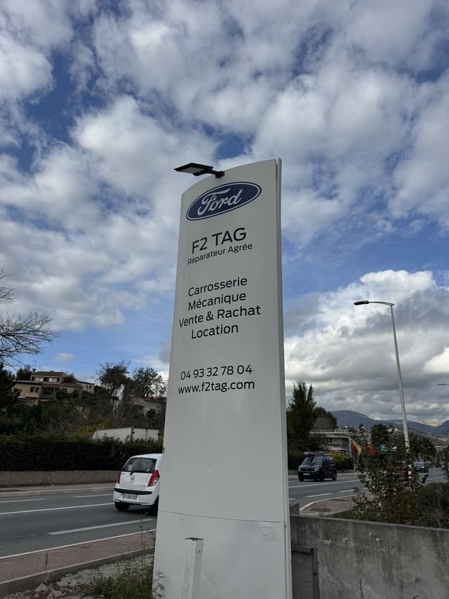 Enseigne & signalétique — F2Tag : totem exterieur ford enseigne