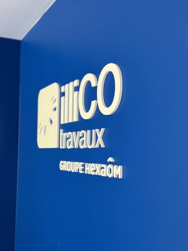 Enseigne & signalétique — illiCO travaux : adhesif mural lettres relief agence