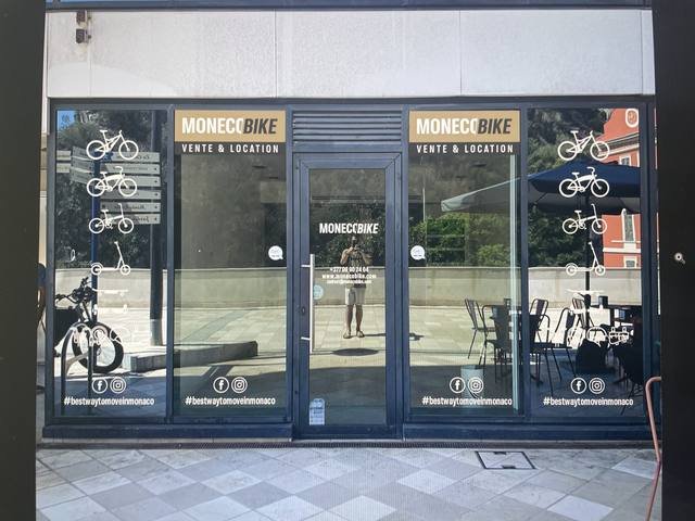 Enseigne & signalétique — Monec Bike : vitrophanie vitrine magasin velo 06