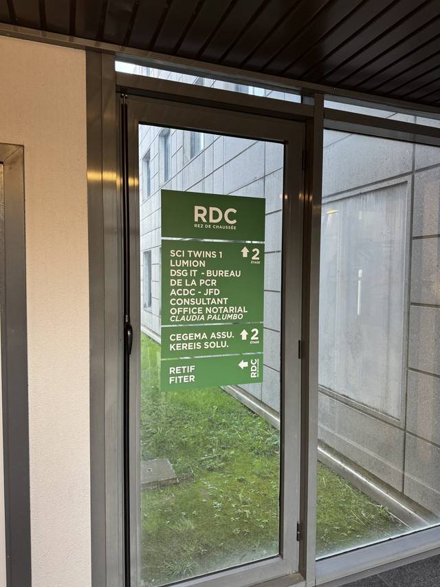 Enseigne & signalétique — SCI Twins 1 : signaletique etage directionnelle bureaux