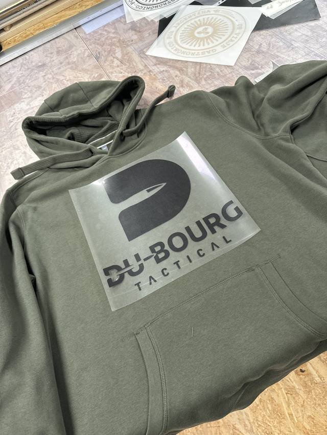 Marquage textile — Du Bourg Tactical : flocage sweat capuche tactical