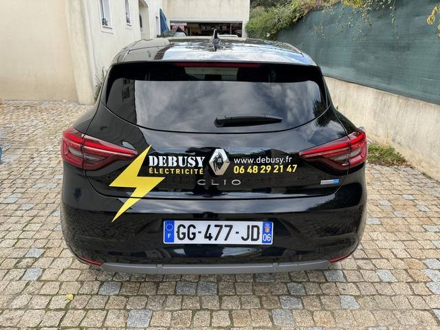 Marquage véhicule — Debusy Électricité : marquage voiture clio electricien