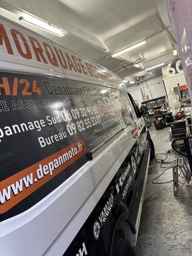 Marquage véhicule — Dépan Moto : habillage utilitaire depannage 24h